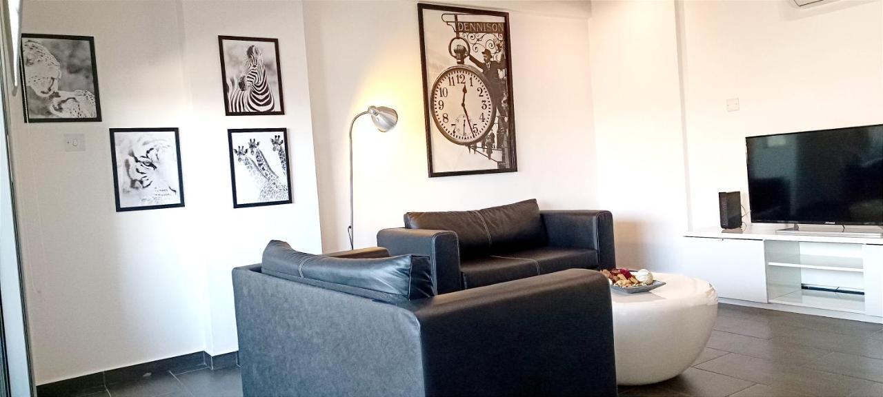Dezo Luxury Town Apartment Larnaka Exterior foto