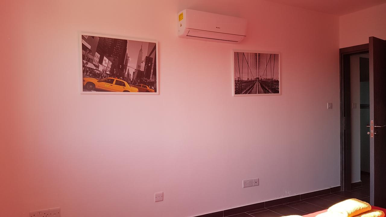 Dezo Luxury Town Apartment Larnaka Exterior foto