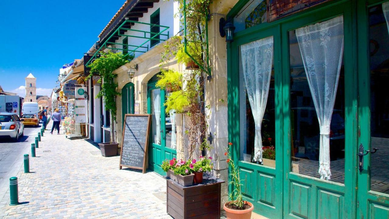Dezo Luxury Town Apartment Larnaka Exterior foto